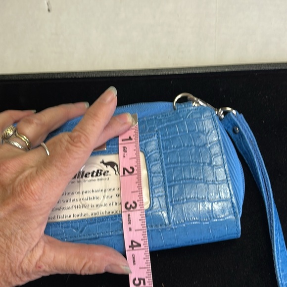 WALLEBE THE ORIGINAL NEW BLUE TEXERD LEATHER ACCORDION STYLE FUNCTIONAL WALLET - Picture 14 of 16